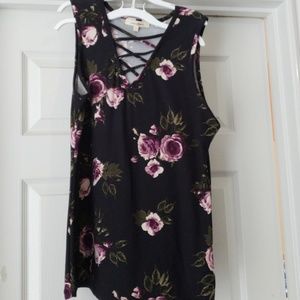 🛍Black w/purple floral criss cross top